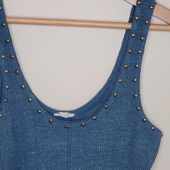 POL | Blue Ribbed Scoop Neck Tank Top with Stud Details Size Large - Picture 2 of 4
